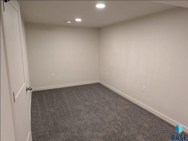 1104 W 6th St Street, Sioux Falls, SD 57104