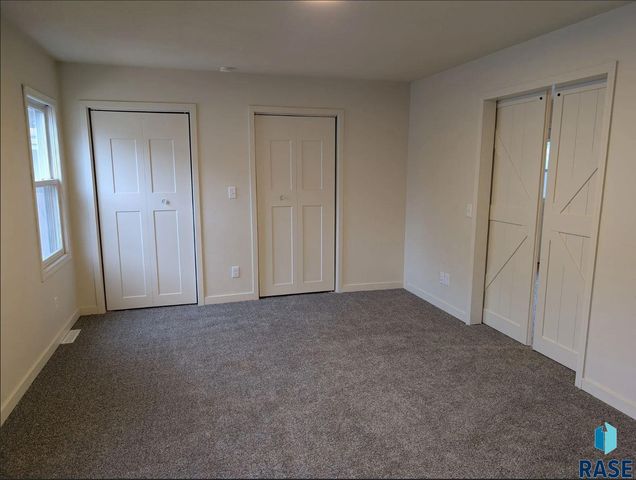 1104 W 6th St Street, Sioux Falls, SD 57104