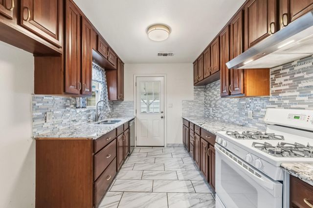 1329 E Princeton Avenue, Fresno, CA 93704