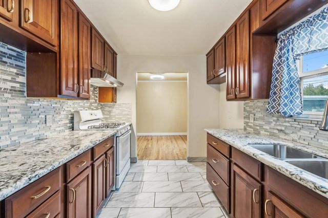 1329 E Princeton Avenue, Fresno, CA 93704