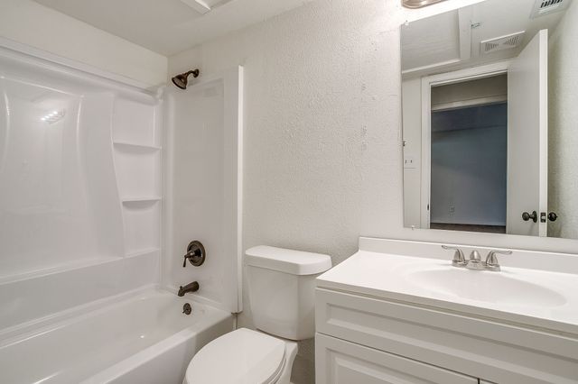 5201 Curzon Avenue 9, Fort Worth, TX 76107