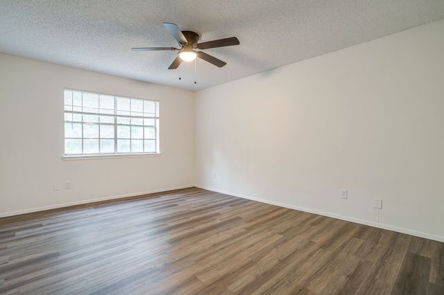 5201 Curzon Avenue 9, Fort Worth, TX 76107