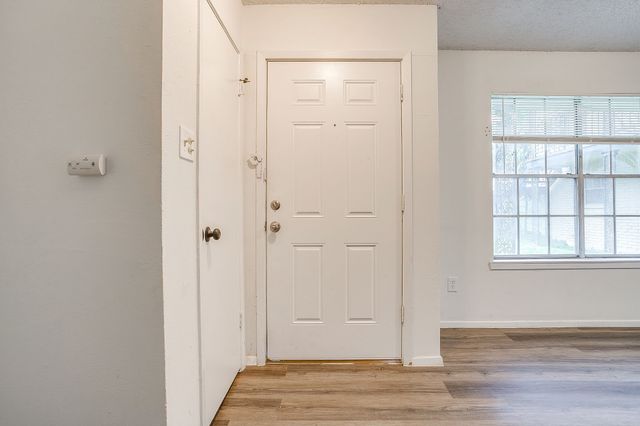 5201 Curzon Avenue 9, Fort Worth, TX 76107