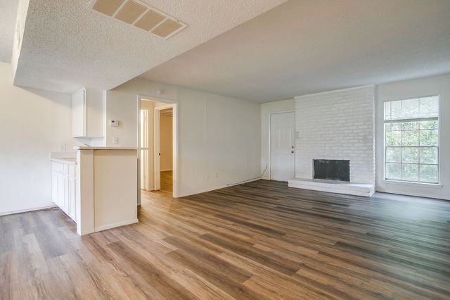 5201 Curzon Avenue 9, Fort Worth, TX 76107