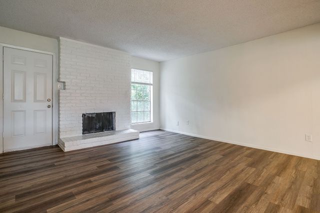 5201 Curzon Avenue 9, Fort Worth, TX 76107