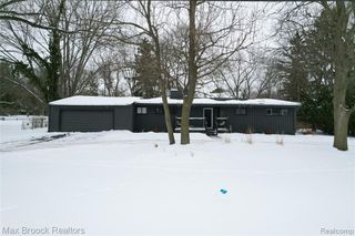32700 Evergreen Road, Beverly Hills, MI 48025