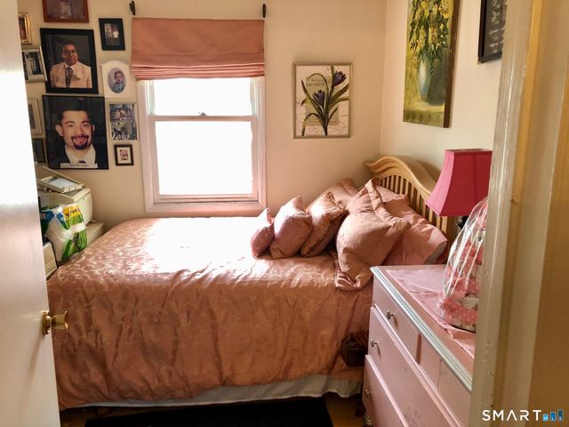 30 Yarrington Court 30, Bridgeport, CT 06607