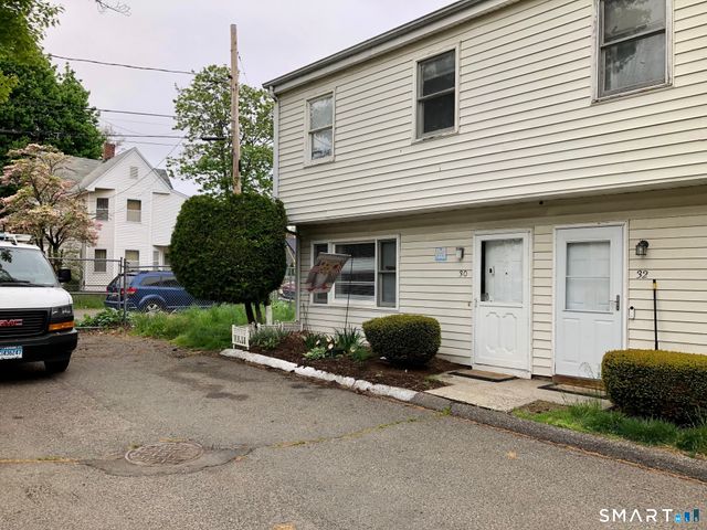 30 Yarrington Court 30, Bridgeport, CT 06607