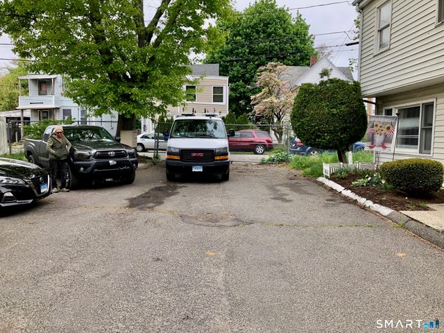 30 Yarrington Court 30, Bridgeport, CT 06607