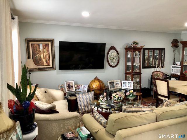 30 Yarrington Court 30, Bridgeport, CT 06607