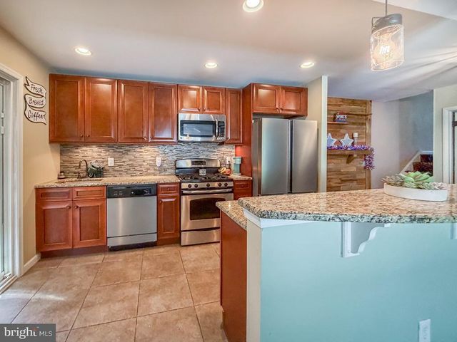 9015 CLOVERLY RD, Philadelphia, PA 19136