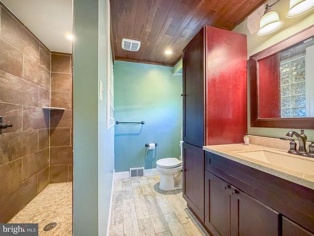 9015 CLOVERLY RD, Philadelphia, PA 19136