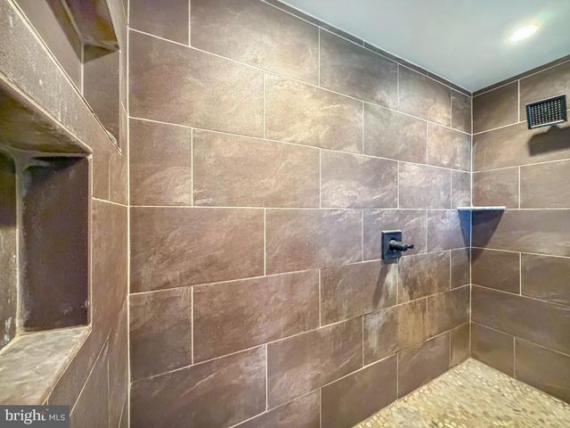9015 CLOVERLY RD, Philadelphia, PA 19136
