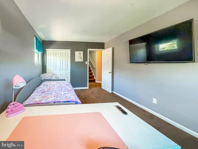 9015 CLOVERLY RD, Philadelphia, PA 19136