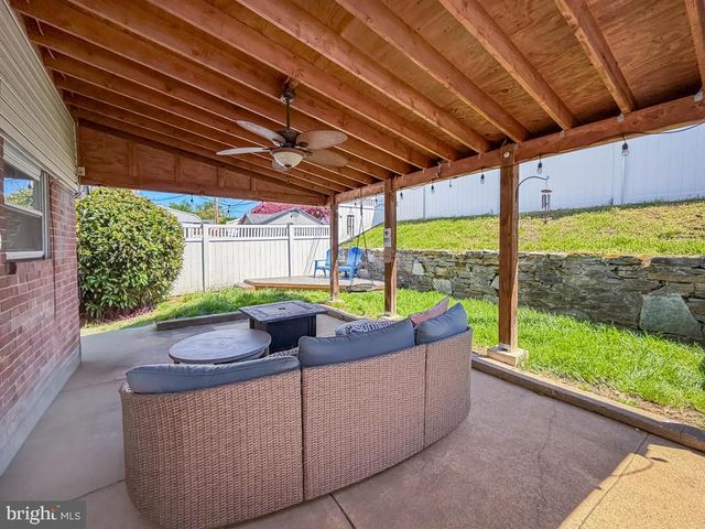 9015 CLOVERLY RD, Philadelphia, PA 19136