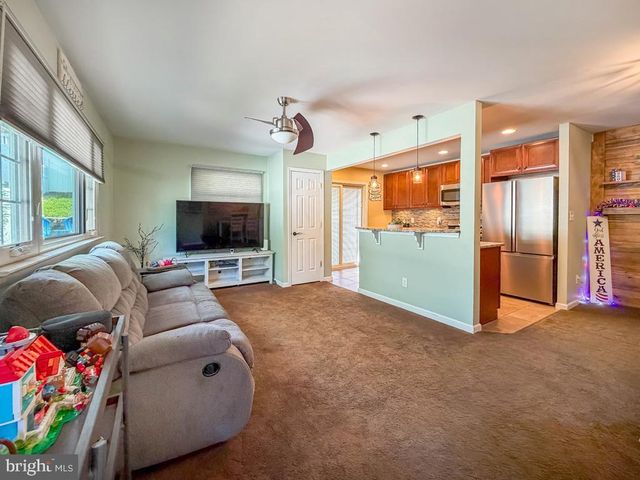 9015 CLOVERLY RD, Philadelphia, PA 19136