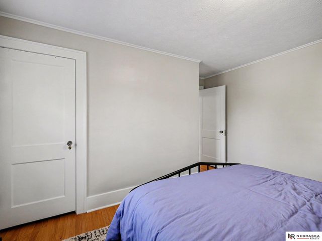 111 S 50th Street, Omaha, NE 68132