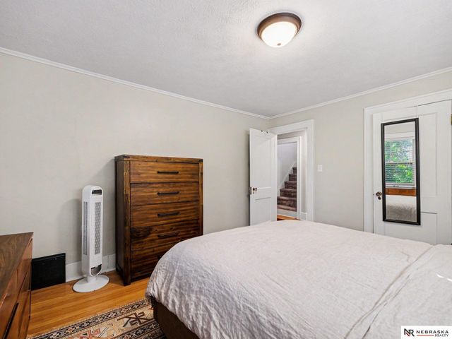 111 S 50th Street, Omaha, NE 68132