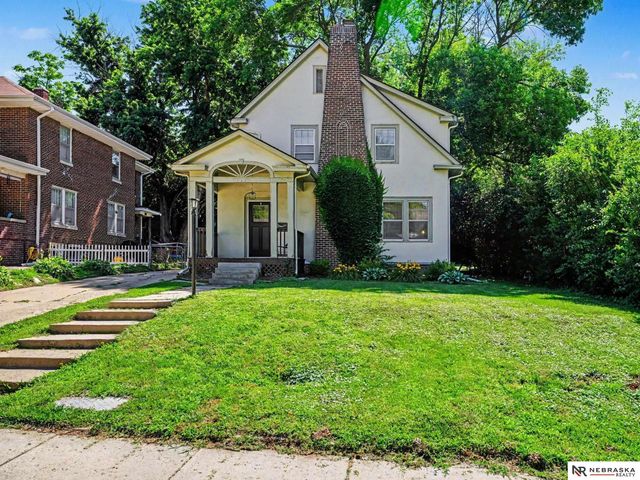 111 S 50th Street, Omaha, NE 68132