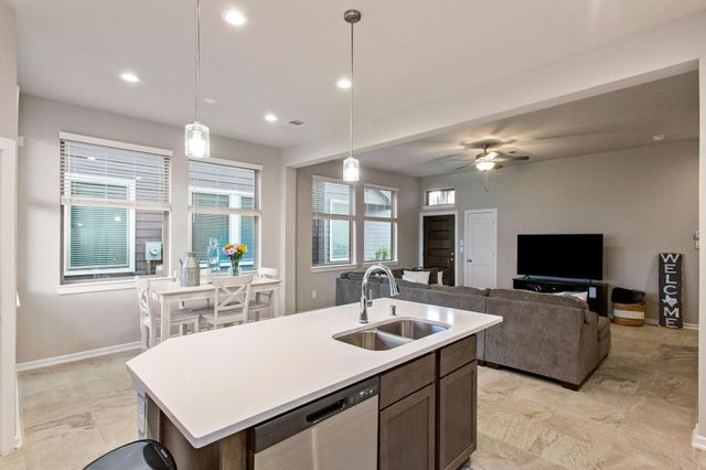 1531 Rustling Creek Drive, Missouri City, TX 77459