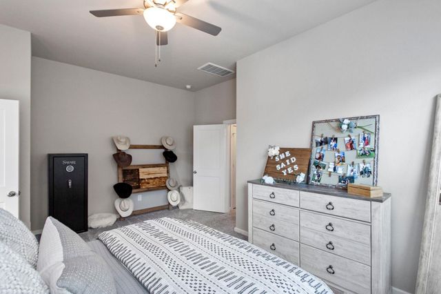 1531 Rustling Creek Drive, Missouri City, TX 77459