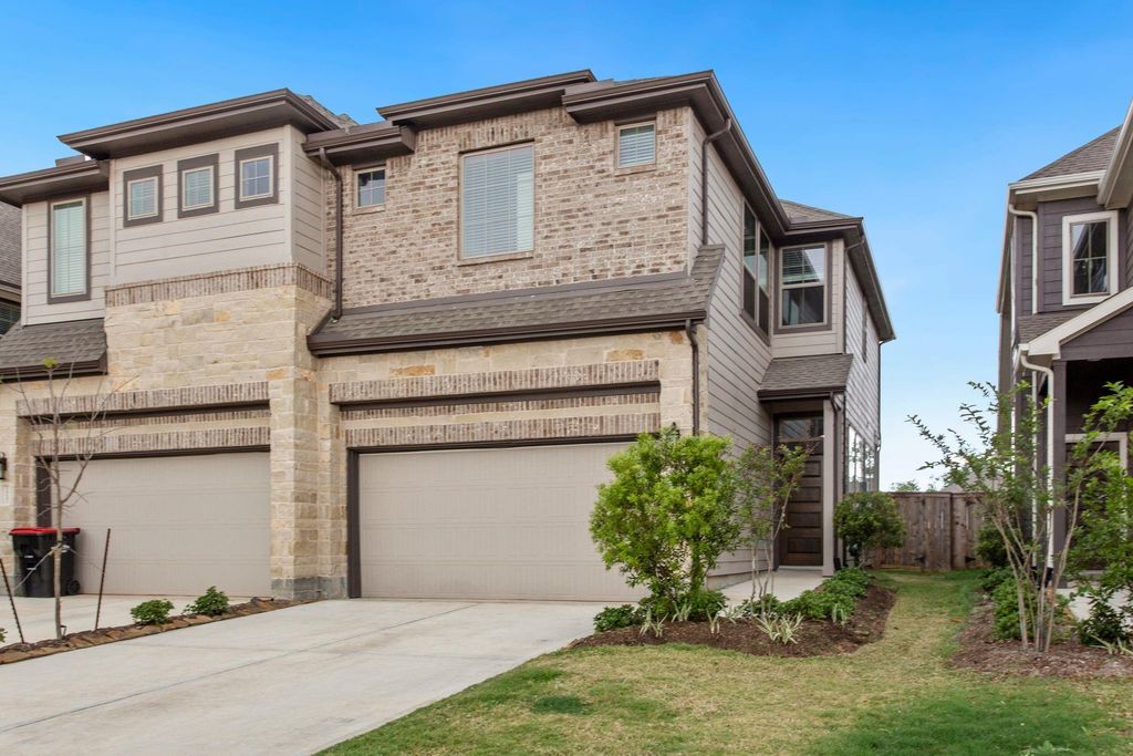 1531 Rustling Creek Drive, Missouri City, TX 77459