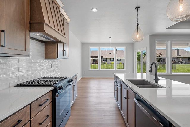340 BAYWOOD TRAIL, Green Bay, WI 54311