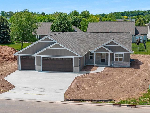 340 BAYWOOD TRAIL, Green Bay, WI 54311