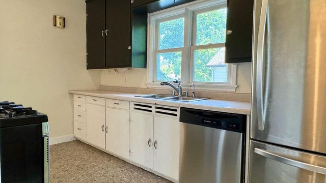 326 Elmwood Avenue S, Fargo, ND 58103