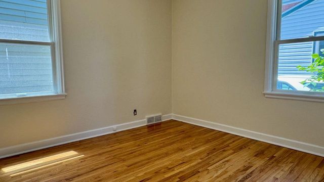 326 Elmwood Avenue S, Fargo, ND 58103