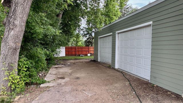 326 Elmwood Avenue S, Fargo, ND 58103