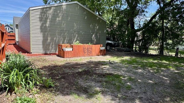 326 Elmwood Avenue S, Fargo, ND 58103