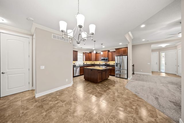 645 65th Place 129, West Des Moines, IA 50266