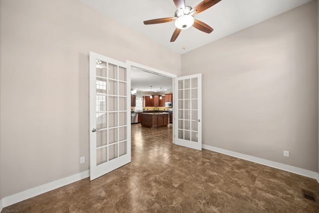 645 65th Place 129, West Des Moines, IA 50266