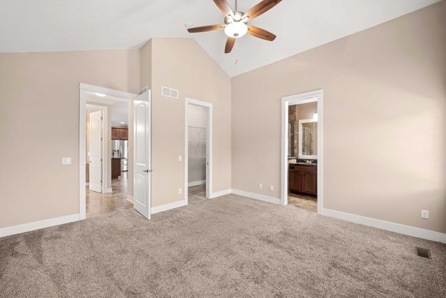 645 65th Place 129, West Des Moines, IA 50266