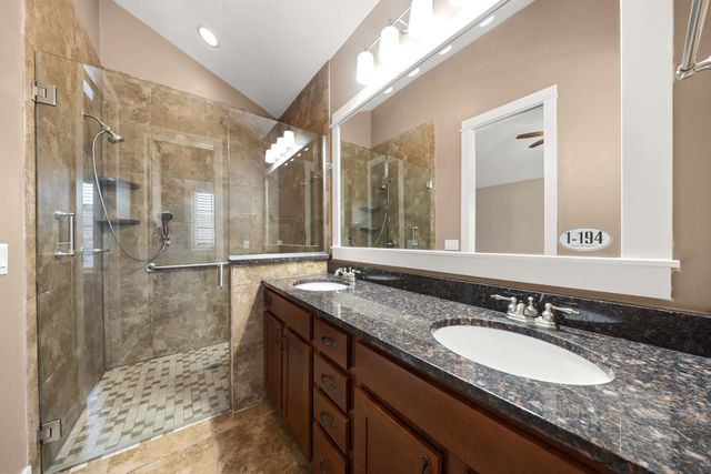 645 65th Place 129, West Des Moines, IA 50266