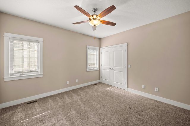 645 65th Place 129, West Des Moines, IA 50266