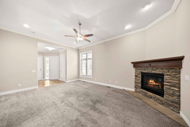 645 65th Place 129, West Des Moines, IA 50266