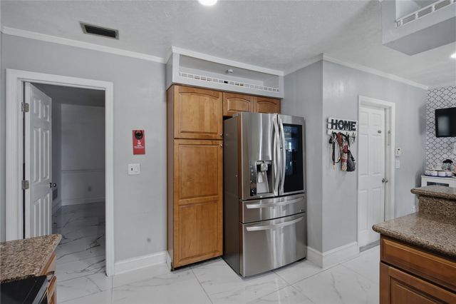 1124 KING ARTHUR COURT, Valrico, FL 33594