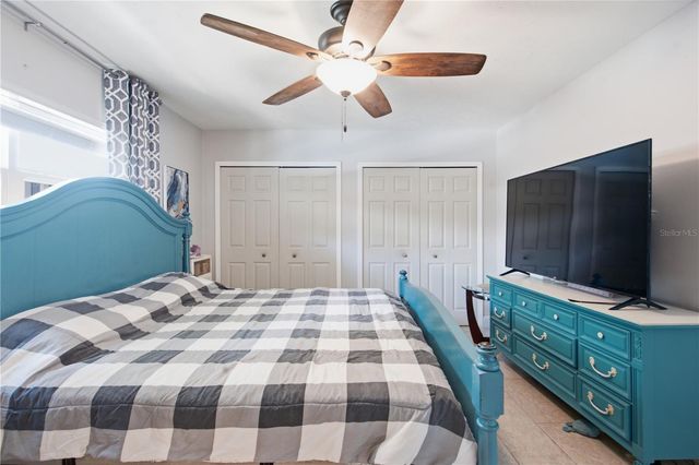 1124 KING ARTHUR COURT, Valrico, FL 33594