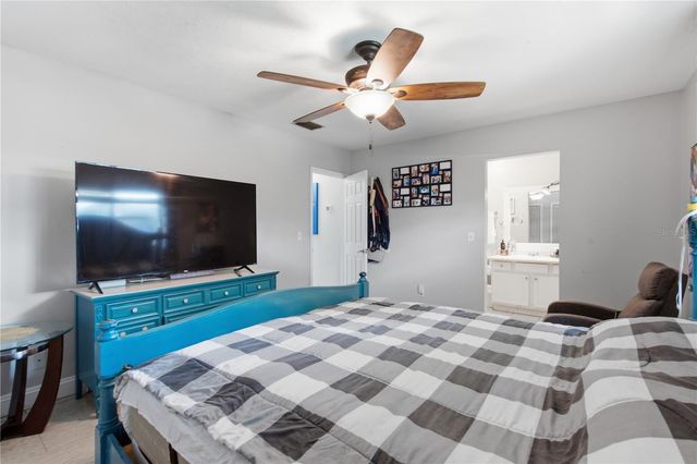1124 KING ARTHUR COURT, Valrico, FL 33594