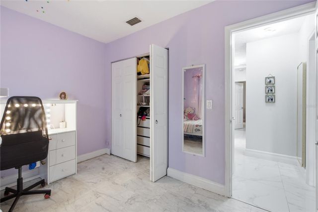 1124 KING ARTHUR COURT, Valrico, FL 33594