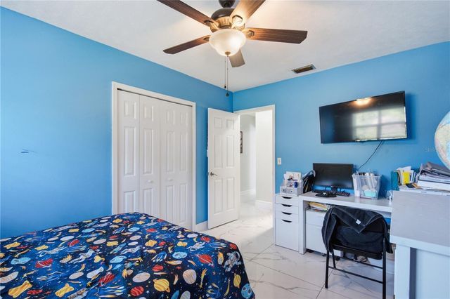 1124 KING ARTHUR COURT, Valrico, FL 33594