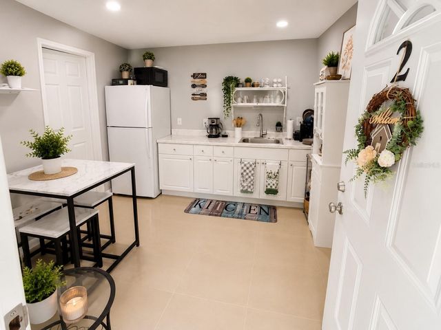 1124 KING ARTHUR COURT, Valrico, FL 33594