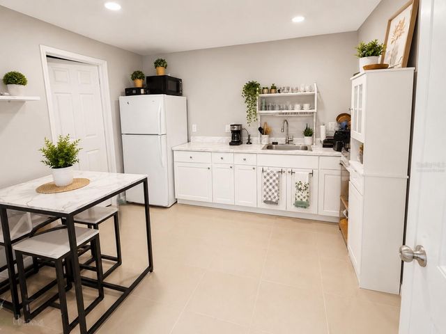 1124 KING ARTHUR COURT, Valrico, FL 33594