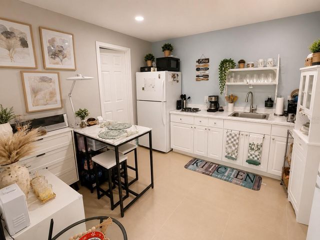 1124 KING ARTHUR COURT, Valrico, FL 33594