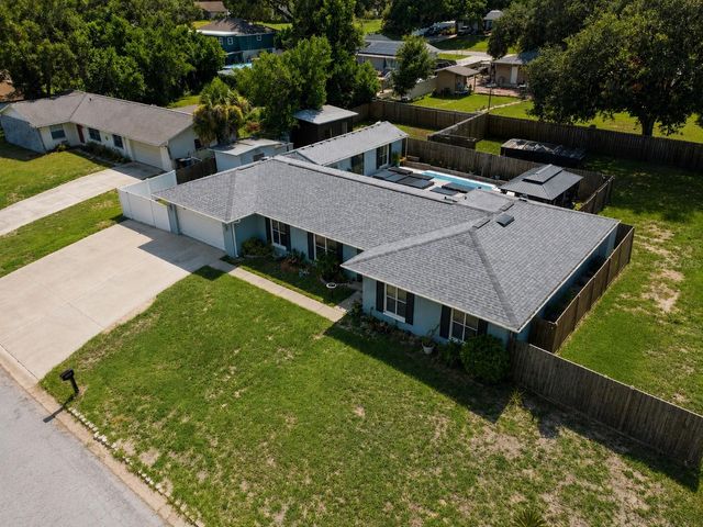 1124 KING ARTHUR COURT, Valrico, FL 33594