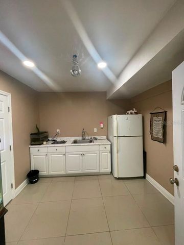 1124 KING ARTHUR COURT, Valrico, FL 33594