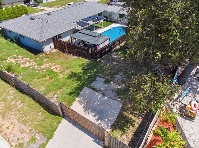 1124 KING ARTHUR COURT, Valrico, FL 33594