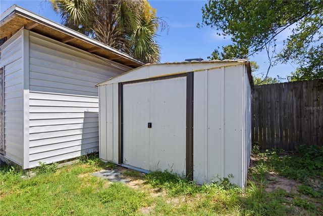 1124 KING ARTHUR COURT, Valrico, FL 33594
